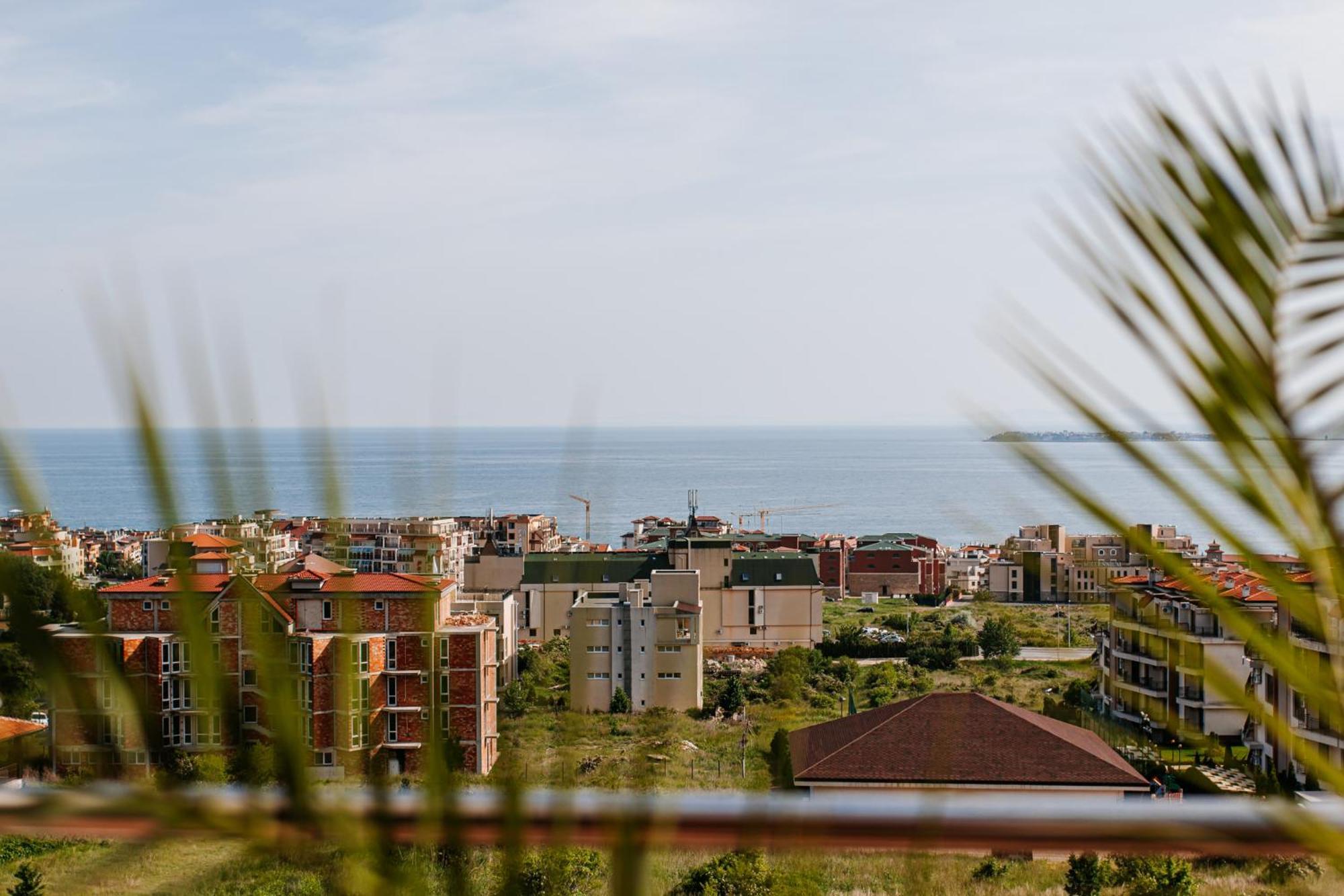 Red Iguana Hotel Sveti Vlas Exterior photo
