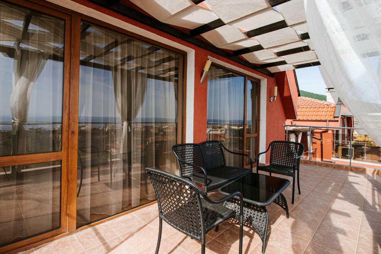 Red Iguana Hotel Sveti Vlas Exterior photo